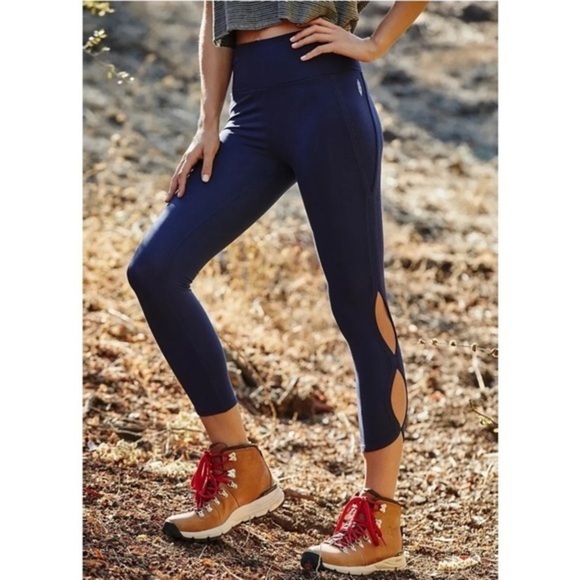 NWT Free People infinity leggings in deepest navy in size XS - Picture 1 of 10
